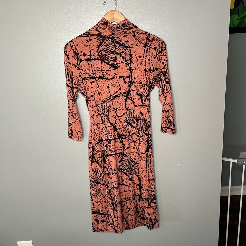 Karen Kane Abstract Print Faux Wrap Dress - Picture 3 of 10